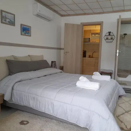 Ifigenia Apartment *